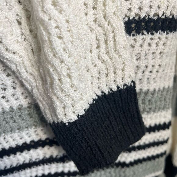 Striped Grey Black Striped Round Neck Loose Knit Sweater Women’s Size Small - Picture 5 of 8